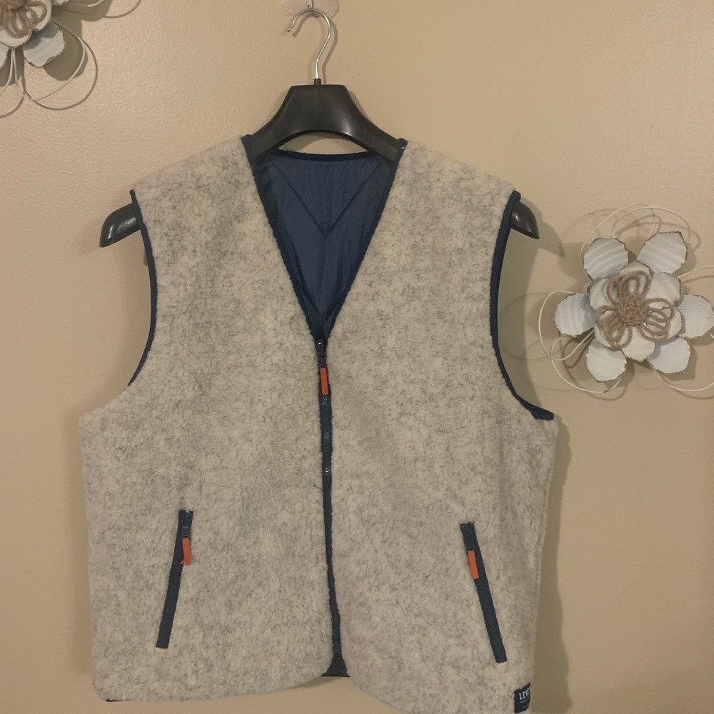 NWT Levi reversible Sherpa lined down vest~ rare! - Picture 5 of 7